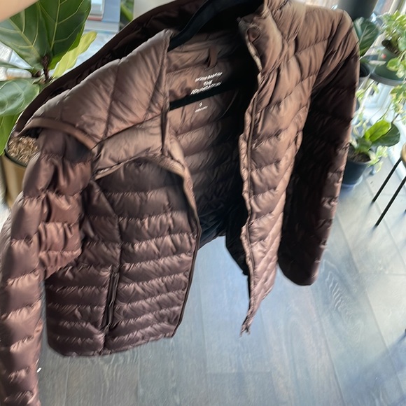 Foundation Puffer - Picture 3 of 8